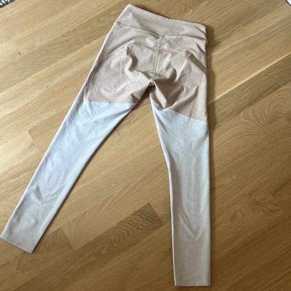 Outdoor Voices Three Tone Neutral Leggings Size S - Picture 4 of 4